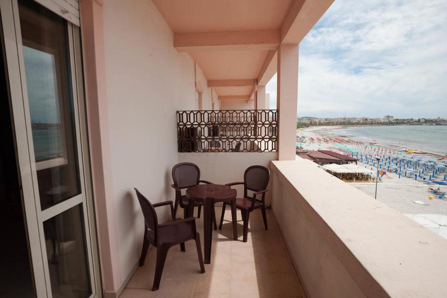 Appartamento con 2 Camere da Letto e Vista Mare
