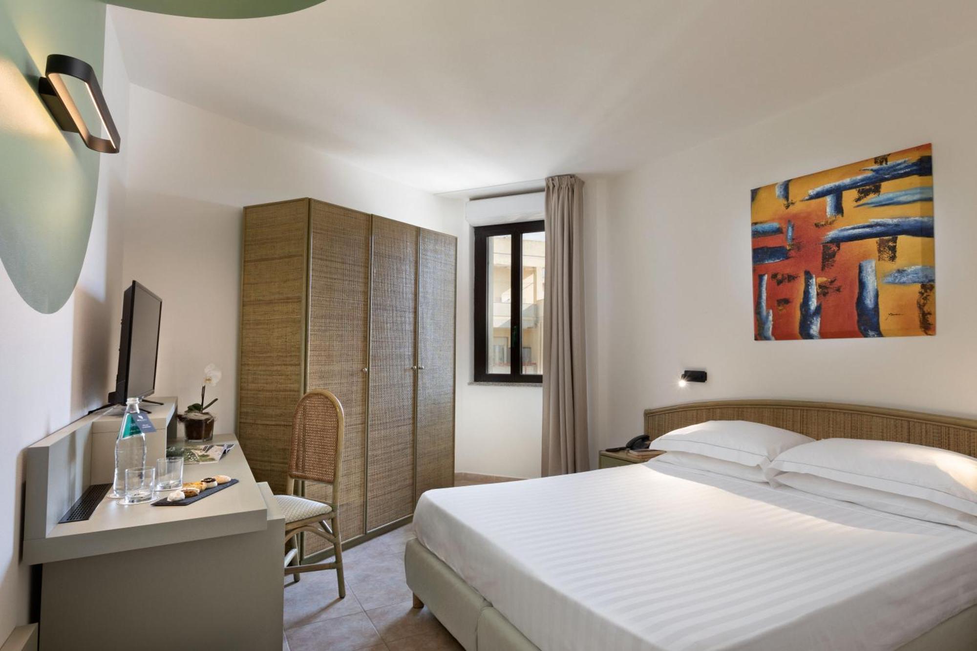 Standard Double or Twin Room,1669820395:JPEG